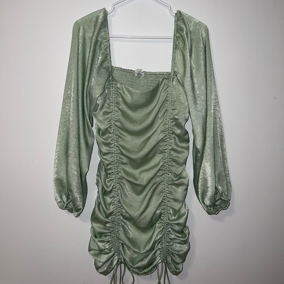 Dress from Editorial - Picture 2 of 3